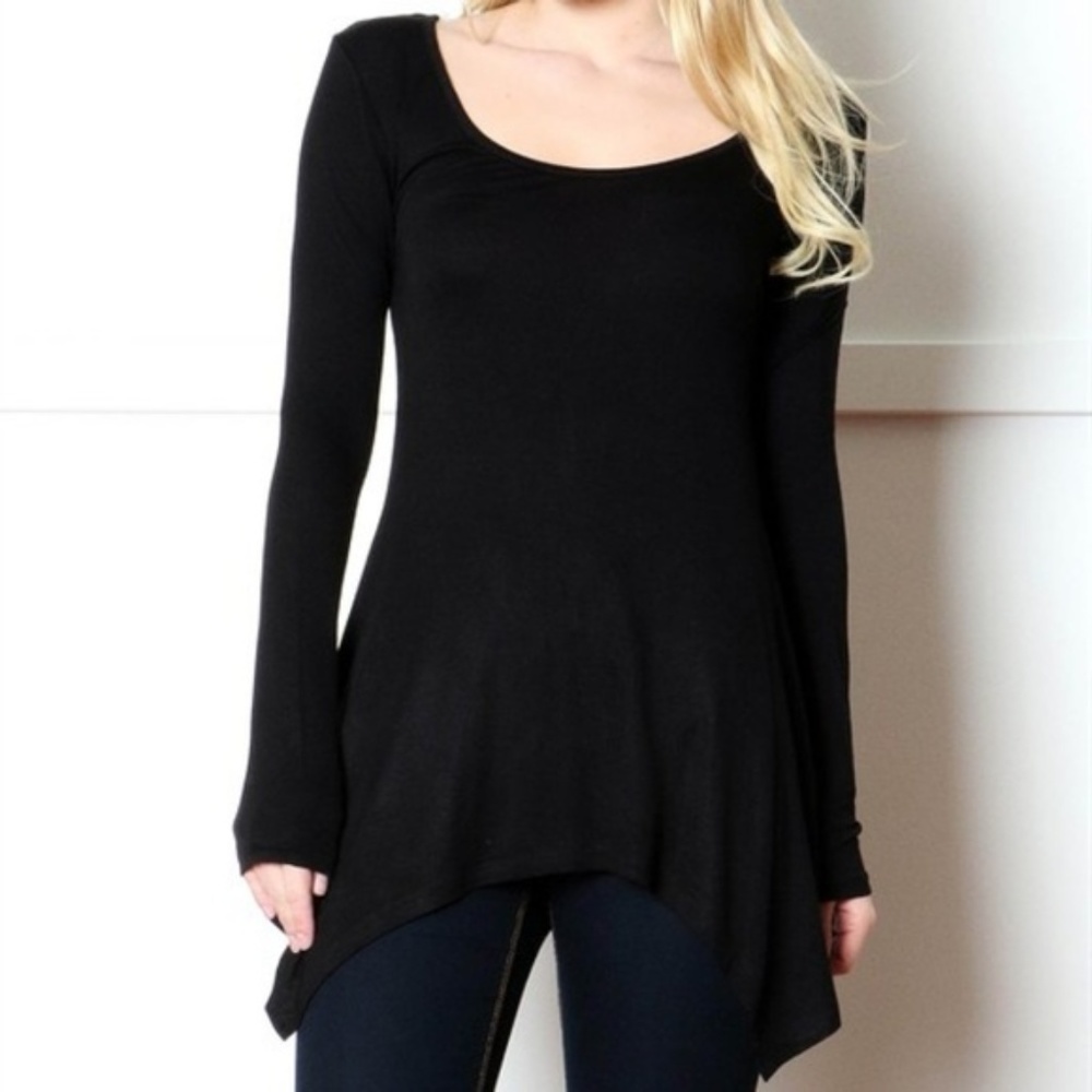 Zenana Outfitters Black Shark Bite Hem Top Small
